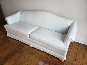 lot 172 image: Key City Sofa