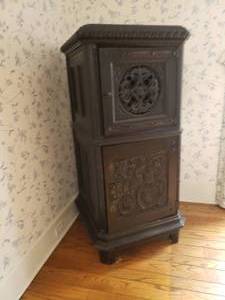 lot 14 image: Heavily Carved German Black Forest Cabinet