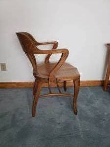 lot 50 image: Vintage Oak Office Desk Chair