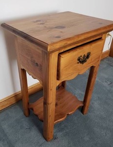 lot 32 image: Habersham Pine Rustic Side Table