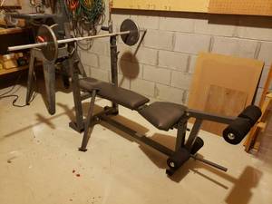 lot 165 image: Bench & Weight Set