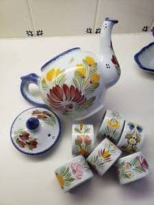 lot 122 image: Quimper Hostess Collection