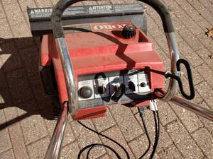 lot 150 image: Toro-620 Snowblower