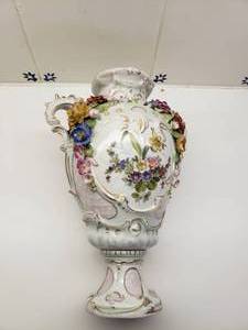 lot 128 image: German Victorian Lidded Vase