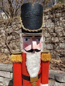 lot 25 image: Extra Large Blue Eyed Nutcracker