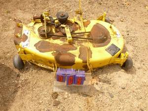 lot 5 image: John Deere 160 trator 38 mower deck. As shown.