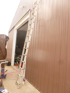 lot 10 image: 14 Aluminum ladder. 1 piece. Used condition. As shown.