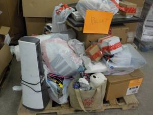 Pallet of unclaimed merchandise lo...