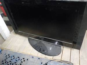 31 Samsung TV powers on...