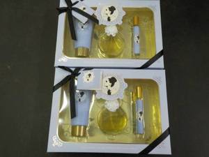 2 Arianda Grande Fragrance Gift Set...