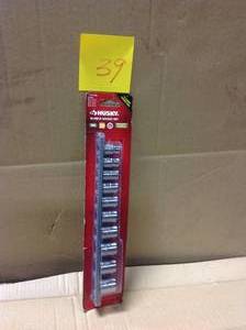 lot 39 image: Husky 38 in. Drive Standard Metric Socket Set (10-Piece) in good condition