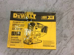 DEWALT 20-Volt MAX XR Lithium-Ion Cordless Brushless Jigsaw (Tool-Only)&nbsp in good condition
