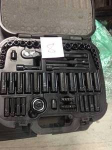 Husky 38 in. Drive 100-Position Universal SAE and Metric Mechanics Tool Set (60-Piece) in good condition