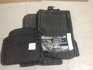 WeatherTech Black 19 in. x 27 in. Rubber Car Mat (4-Piece) in good condition