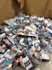 lot 42 image: PALLET WITH ASSORTED MOEN & DELTA SHOWER HEADS AND TOWEL BAR TOILET PAPER HOLDERS