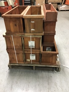 Pallet whit Assorted Wood Window Box in good conditions