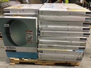 Pallet with Moen Mirrors diferents conditions original costomers returns