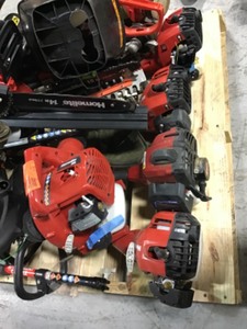 PALLED OF MIXED OUTDOOR ASSORTED TOOLS AND ACCESSARIES. ORIGINAL COSTUMER RETURNS