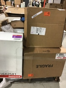Pallet whit assorted Air Filters and Air vent Grille costumer Returns