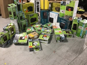 Pallet whit Assorted mailboxes diferents sizes and conditions original costumer returns