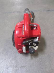 lot 812 image: Homelite Gas Leaf Blower 26b
