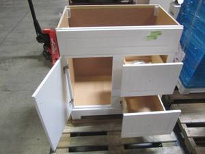 lot 206 image: Style Selections Ellenbee 30.5-in White Single Sink Bathroom Vanity - Cabinet Only - C21130D-SS