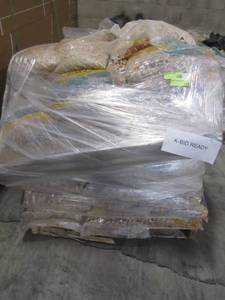 lot 308 image: Entire Pallet - Vigoro Bagged Calico Stone Decorative Stone 54333V