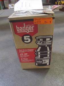 lot 830 image: Insinkerator Badger 5 12 HP Continuous Feed Garbage Disposal S0018175058