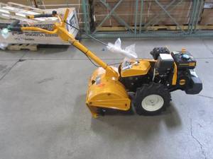 lot 9 image: Cub Cadet 18 in. 208cc Rear-Tine Dual-Direction Gas Tiller RT 65