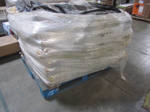 lot 406 image: Entire Pallet - Vigoro Bagged Calico Stone Decorative Stone 54333V