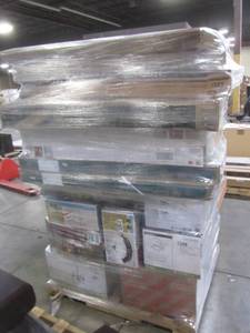 lot 413 image: WHOLESALE MIXED PALLET OF RETURNS - LIGHTING AND CEILING FANS