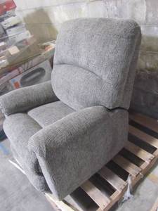 lot 101 image: Ashley Furniture Termoli Recliner 7270625
