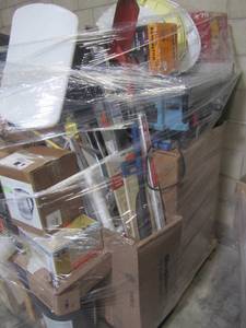 lot 103 image: WHOLESALE MIXED PALLET OF GARAGE ITEMS AND HOUSEWARES