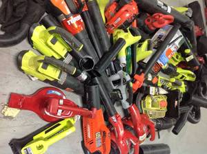 Pallet whit assorted outdoor tools original costumers returns