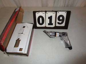lot 19 image: Powermate VX Air Shears