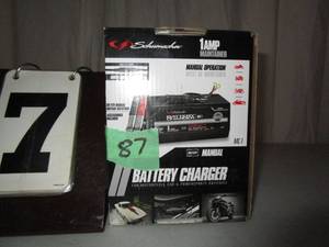 lot 87 image: Schumacher 1 Amp Battery Charger