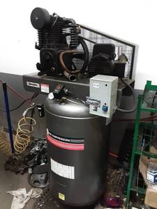 Napa Brand Air Compressor Twin Cylinder 5 Hp. 8 Gallon Tank, 175 Max. PSI. Used Little.