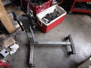 Engine Stand 750 Lbs. Maximum