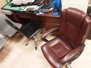 Large Wood Office Desk & 2-Chairs