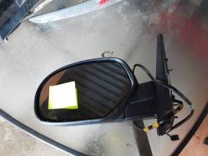 2013-2014 Cadillac Escalade Driver Side Mirror