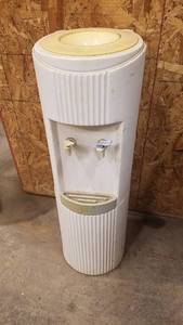 lot 18 image: Water Cooler