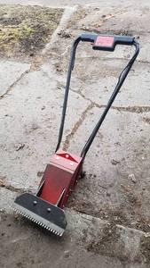 lot 40 image: Pneumatic Shingle Hog
