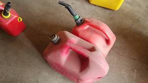 lot 49 image: 5 Gallon and 2.5 Gallon Gas Cans