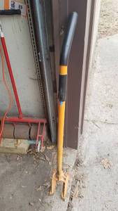lot 72 image: Pallet Buster Tool