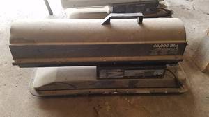 lot 91 image: Remington 40,000 BTU Forced Air Kerosene Heater