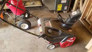 lot 96 image: Yard Machines 21 4-Cycle Snow Blower