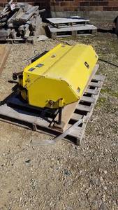 lot 2 image: John Deere 51 Broom