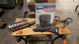 lot 120 image: Bucket Heater, 12 Volt Defroster and Ice Scraper