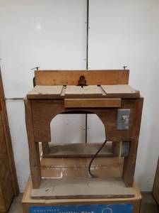 lot 177 image: Homemade Wood Router Table