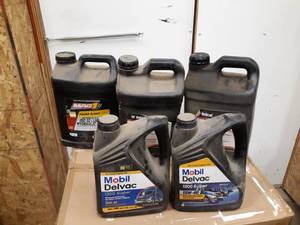 lot 182 image: Hydraulic oil and 15W-40